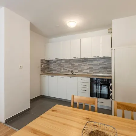 Apartment Pujanke - Large 3 Bedroom