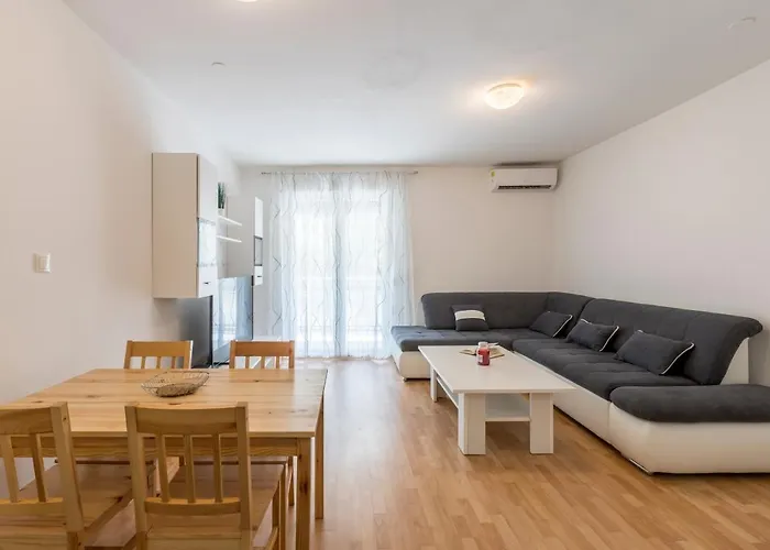 Pujanke - Large 3 Bedroom Split