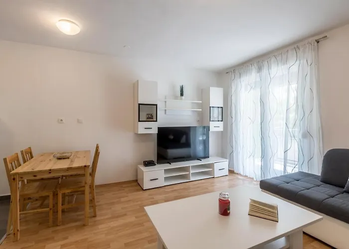 Pujanke - Large 3 Bedroom *