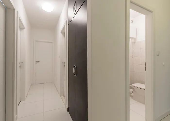 Pujanke - Large 3 Bedroom Lägenhet
