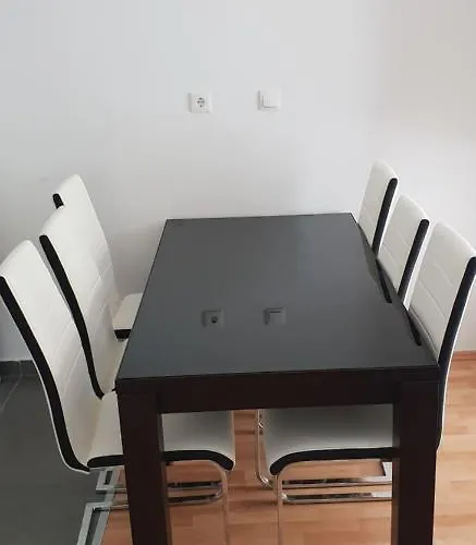 Pujanke - Large 3 Bedroom * Split